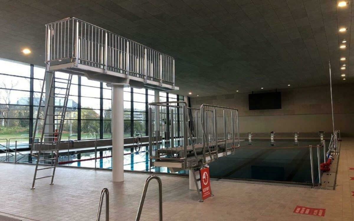 Nautiland Schwimmerbecken mit Wasser Nautiland Schwimmerbecken mit Wasser